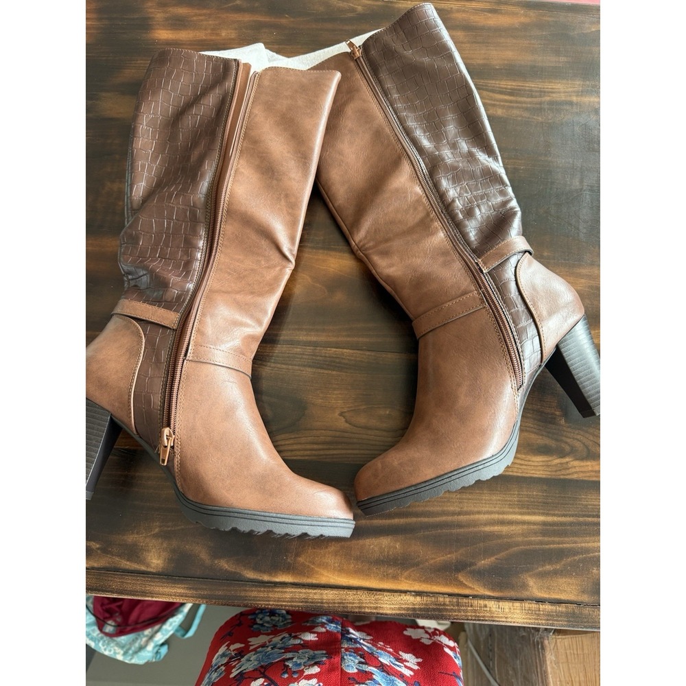 Brown Knee High Heeled Boots Faux Croc Skin Texture Side Buckle Western Boho Sz8 - Picture 10 of 10
